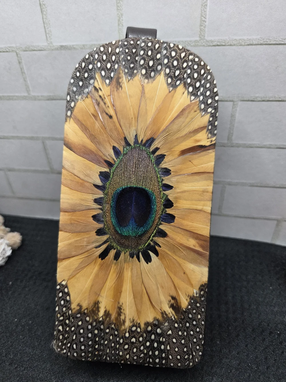 1379. Vintage Lee Sands Peacock Feather Eye Glass Holder - Picture 1 of 6